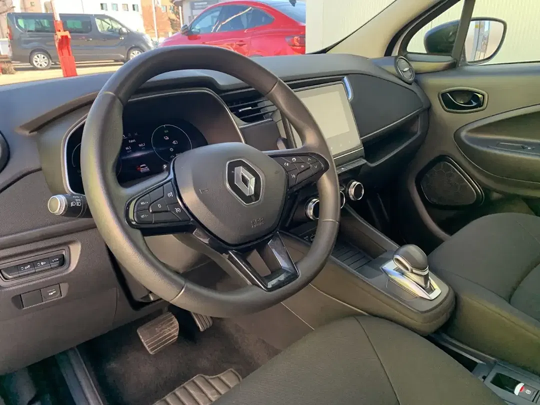Renault ZOE - Thumbnail 10