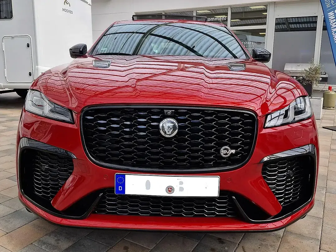 Jaguar F-Pace - Thumbnail 3