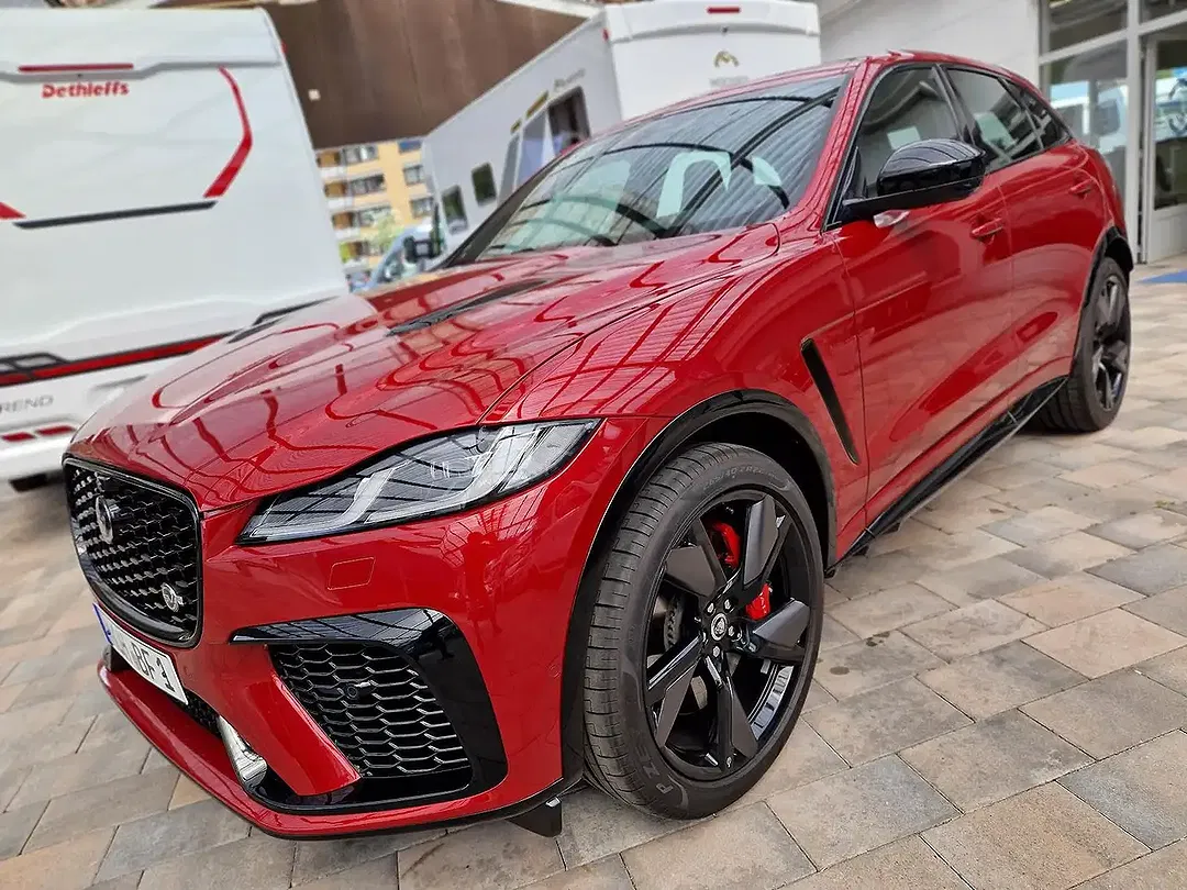 Jaguar F-Pace - Thumbnail 4