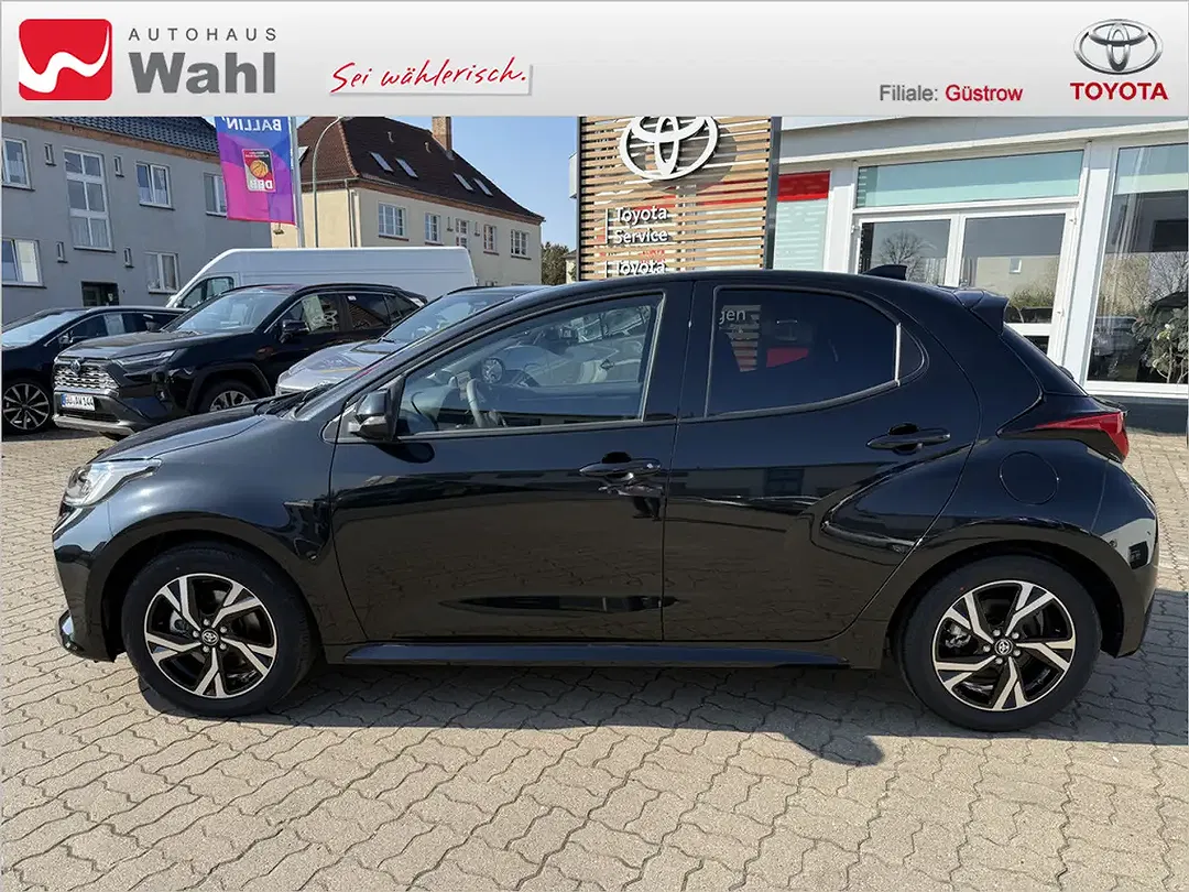 Toyota Yaris - Thumbnail 3
