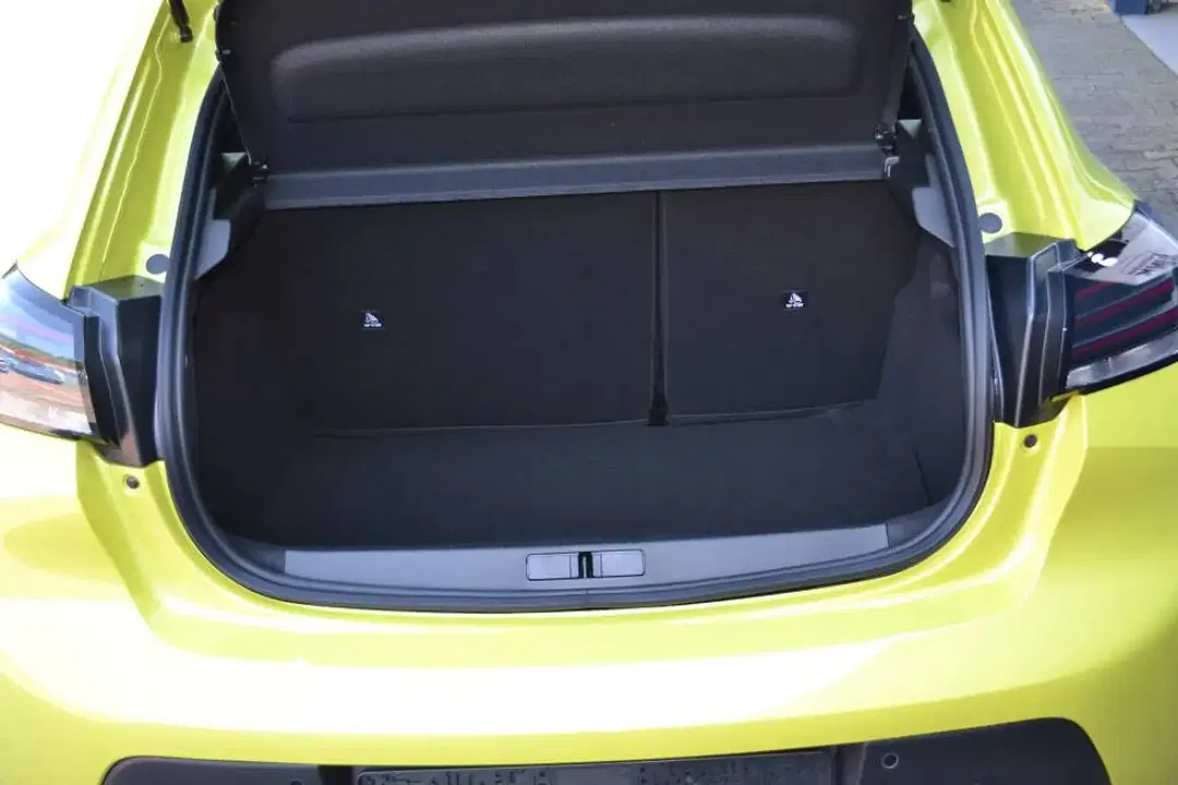 Peugeot 208 - Thumbnail 12