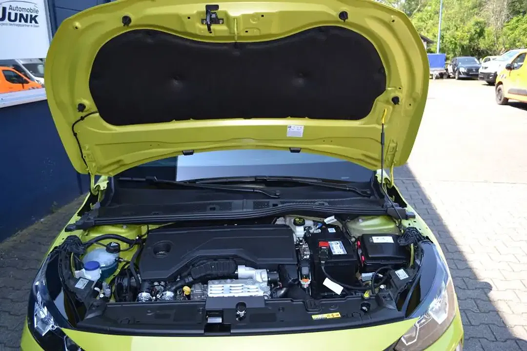 Peugeot 208 - Thumbnail 13