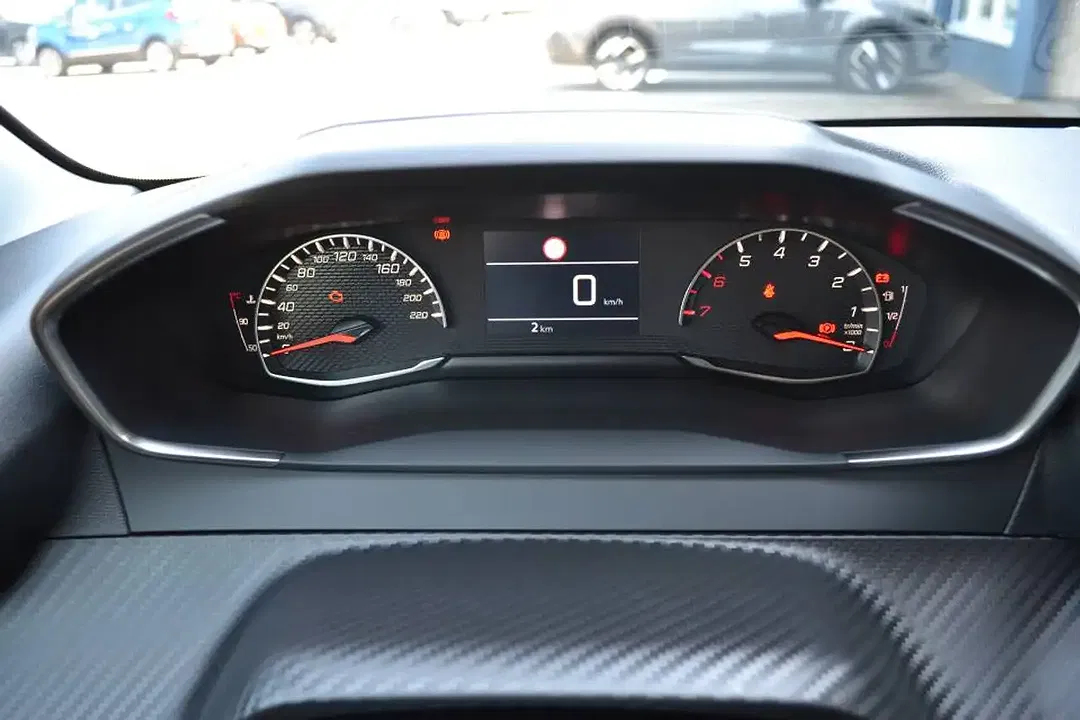 Peugeot 208 - Thumbnail 15