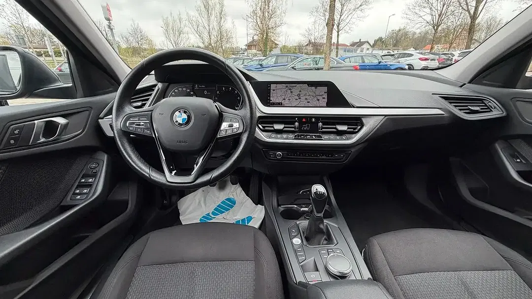 BMW 118 - Thumbnail 13