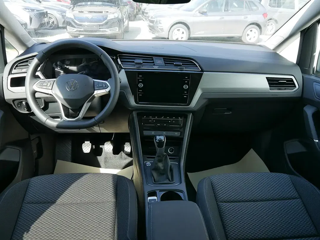 Volkswagen Touran - Thumbnail 10