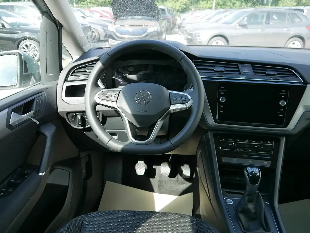 Volkswagen Touran - Thumbnail 11