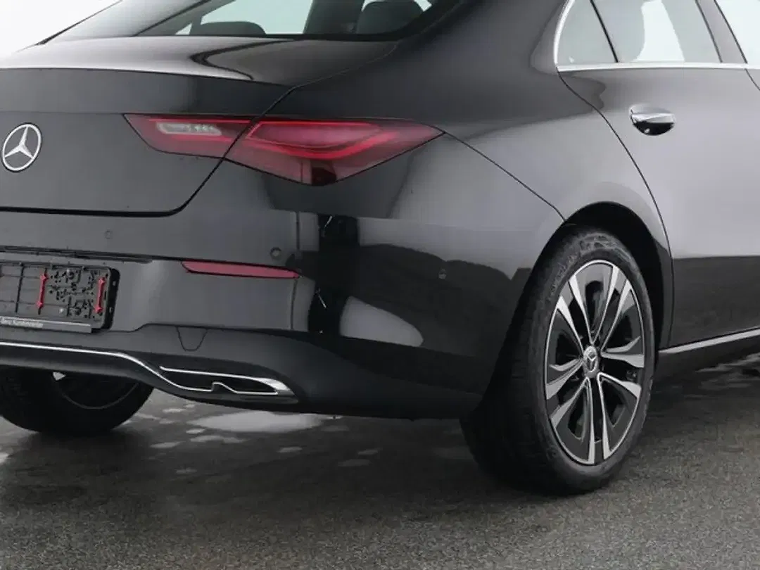 Mercedes-Benz CLA 180 - Thumbnail 3