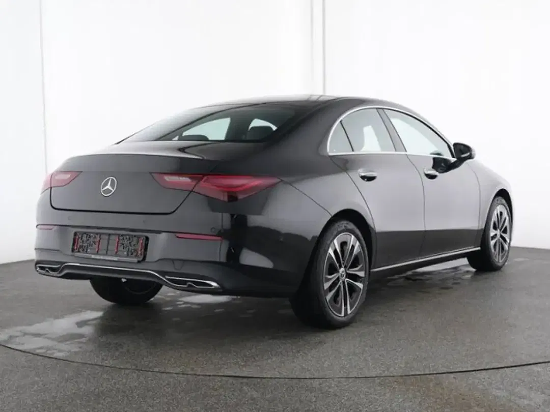 Mercedes-Benz CLA 180 - Thumbnail 4