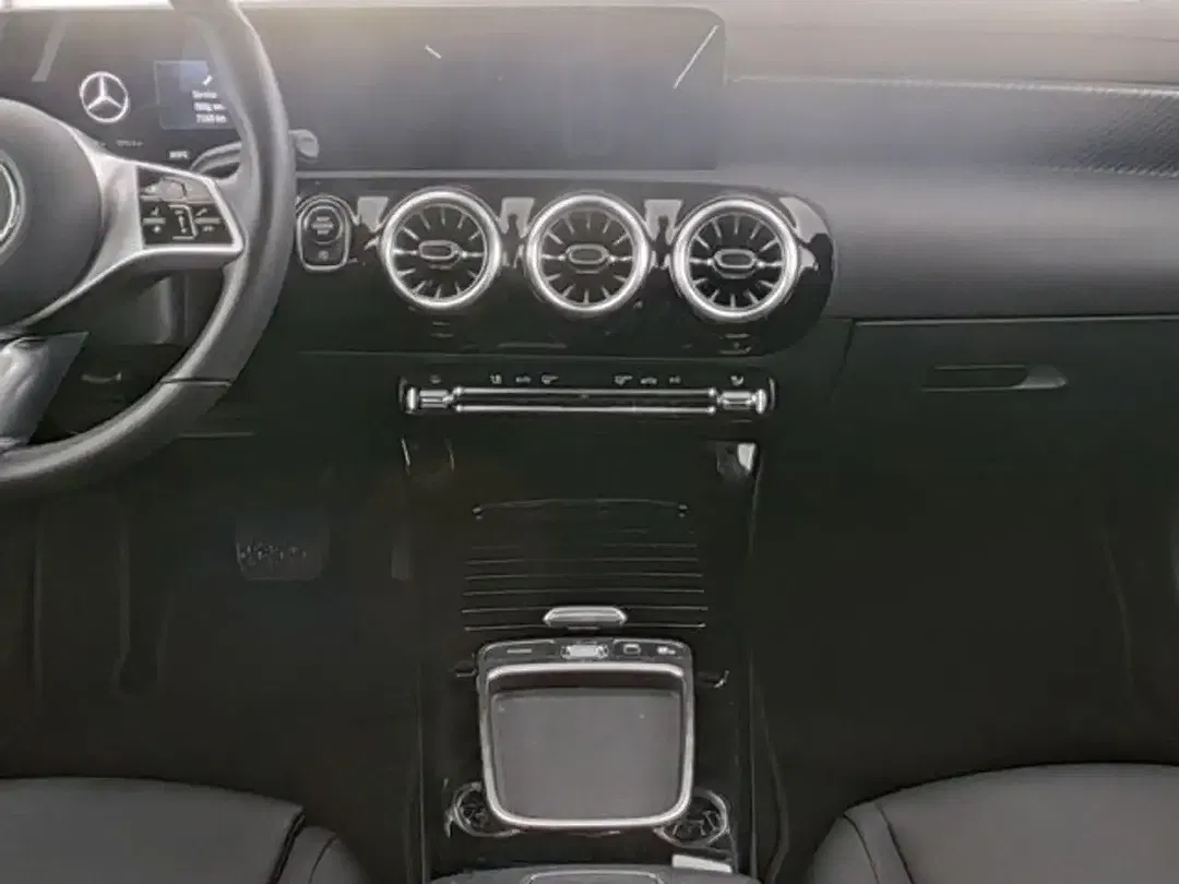Mercedes-Benz CLA 180 - Thumbnail 6