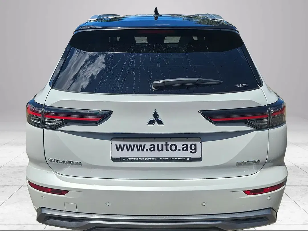 Mitsubishi Outlander - Thumbnail 6