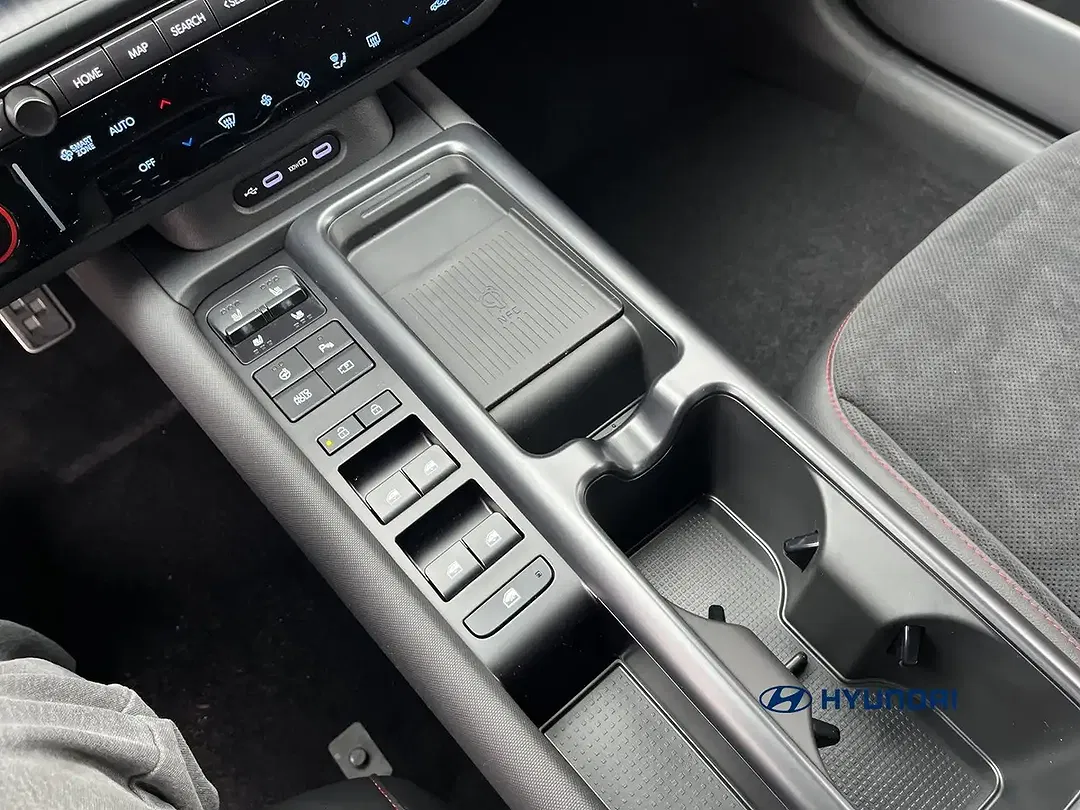 Hyundai IONIQ 6 - Thumbnail 13