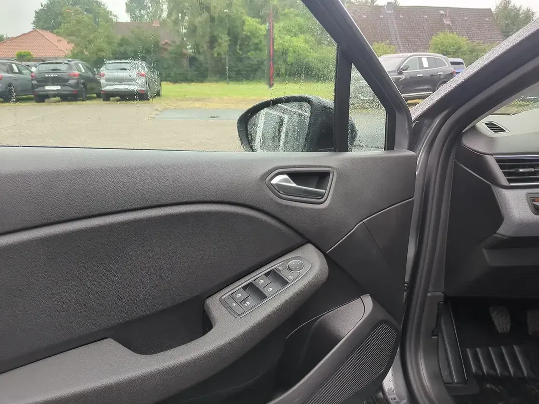 Renault Clio - Thumbnail 11