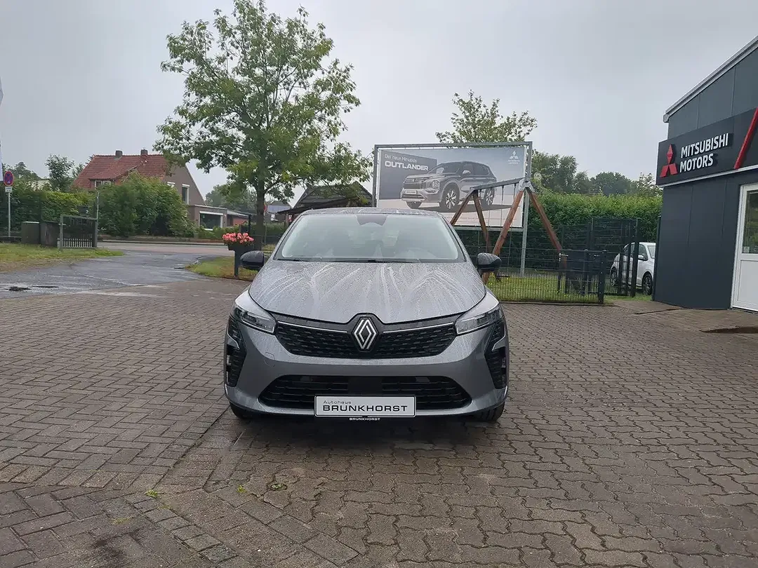 Renault Clio - Thumbnail 3