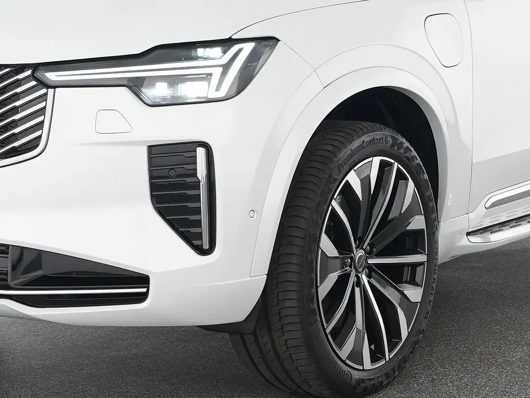 Volvo XC90 - Thumbnail 9