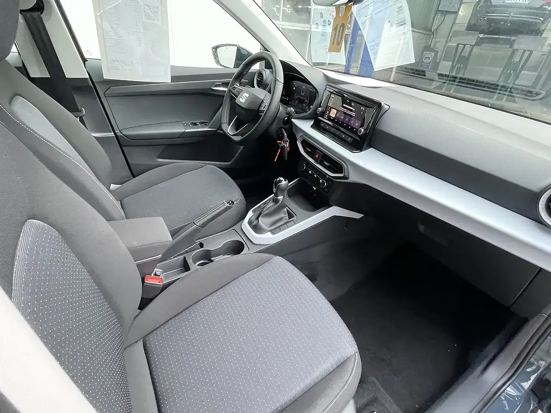 SEAT Arona - Thumbnail 12