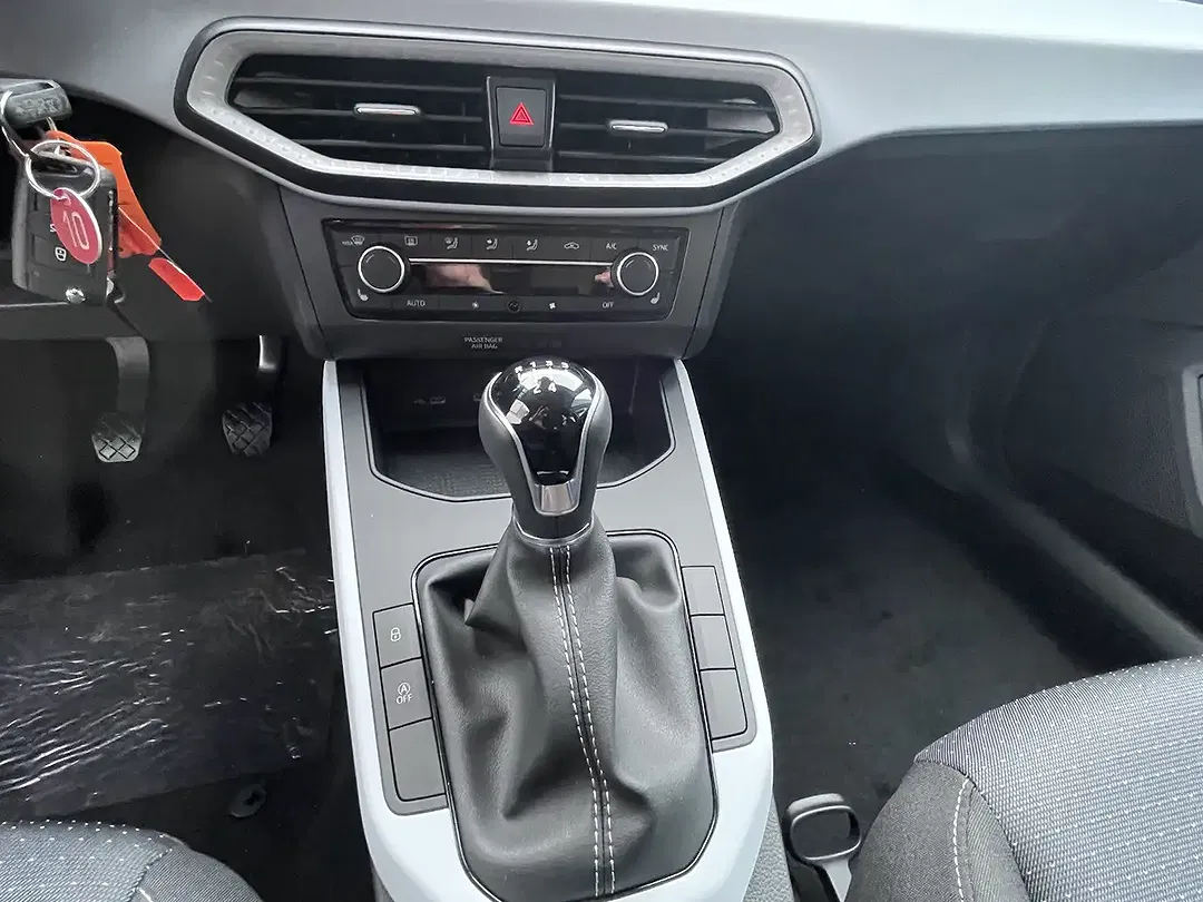 SEAT Arona - Thumbnail 6