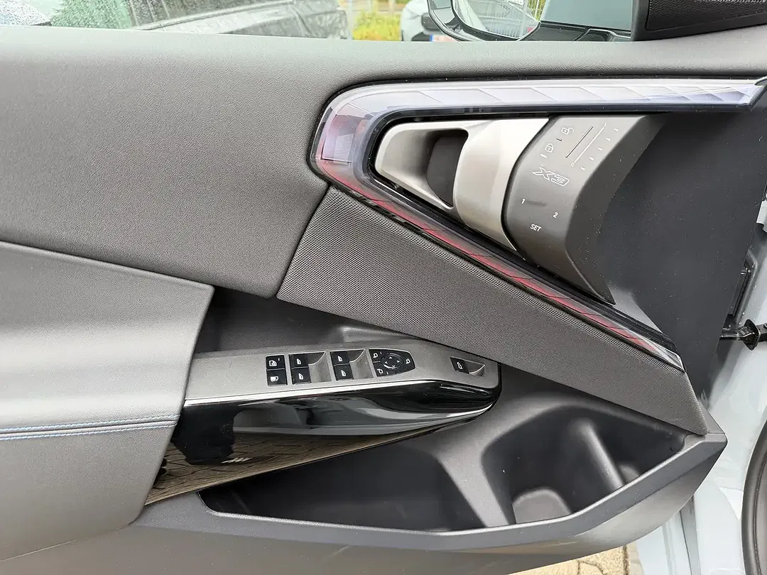 BMW X3 - Thumbnail 11