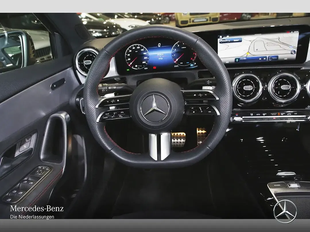 Mercedes-Benz A 180 - Thumbnail 12