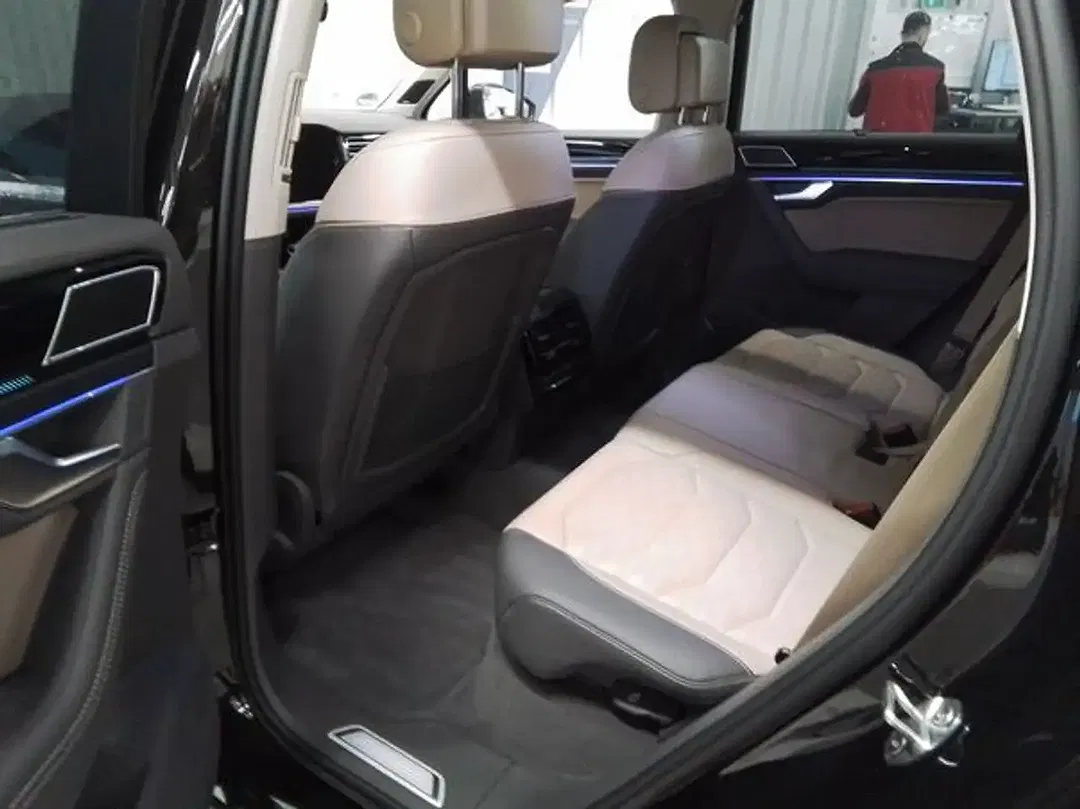 Volkswagen Touareg - Thumbnail 6