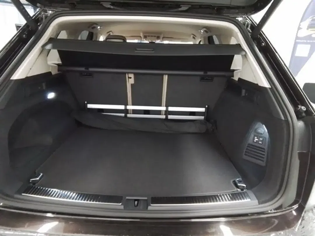 Volkswagen Touareg - Thumbnail 8