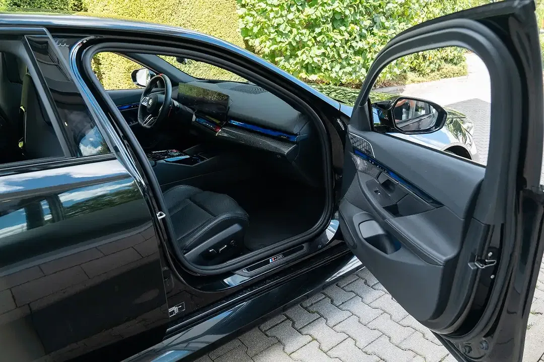 BMW M5 - Thumbnail 16