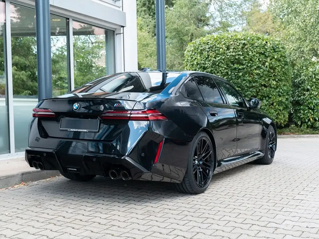 BMW M5 - Thumbnail 5
