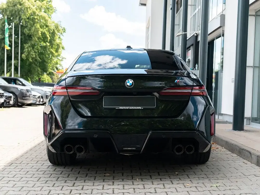 BMW M5 - Thumbnail 6