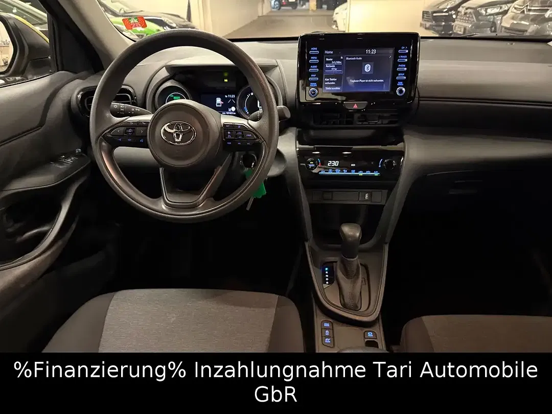Toyota Yaris - Thumbnail 11