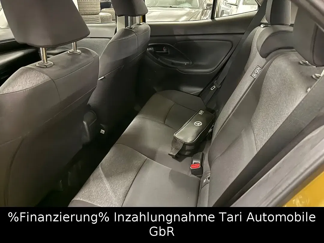 Toyota Yaris - Thumbnail 12