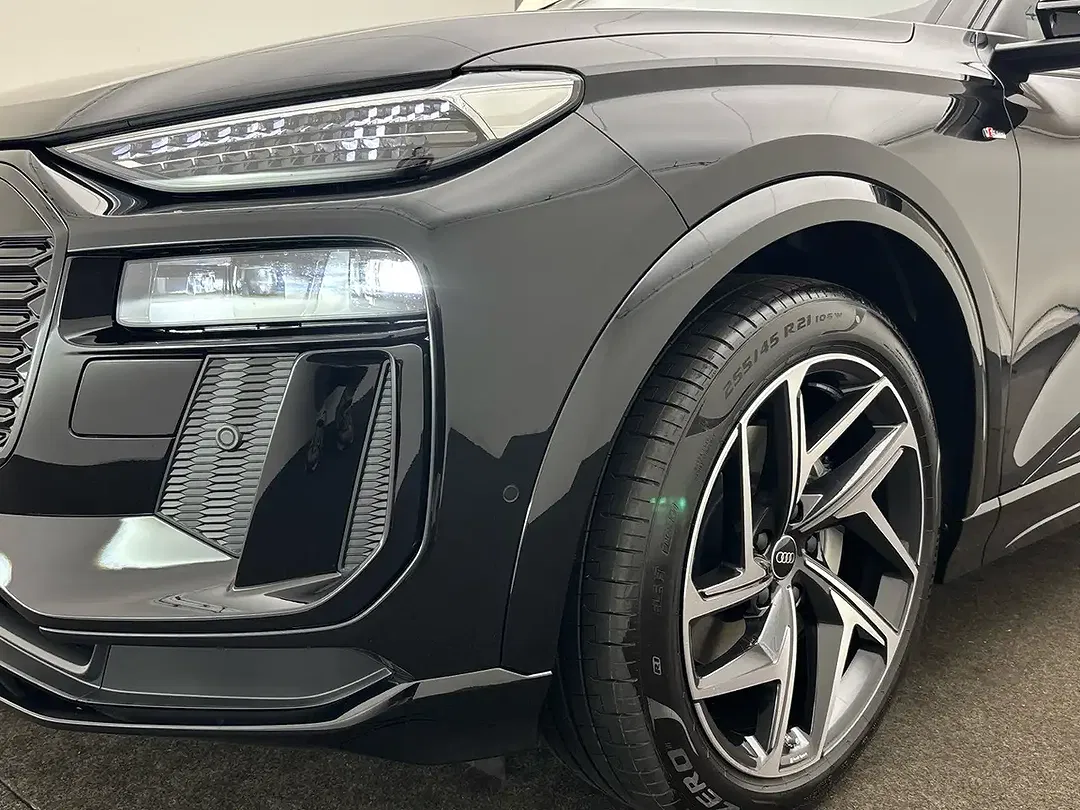 Audi Q6 e-tron - Thumbnail 5