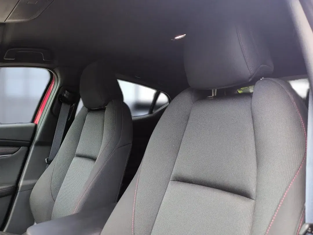 Mazda 3 - Thumbnail 9