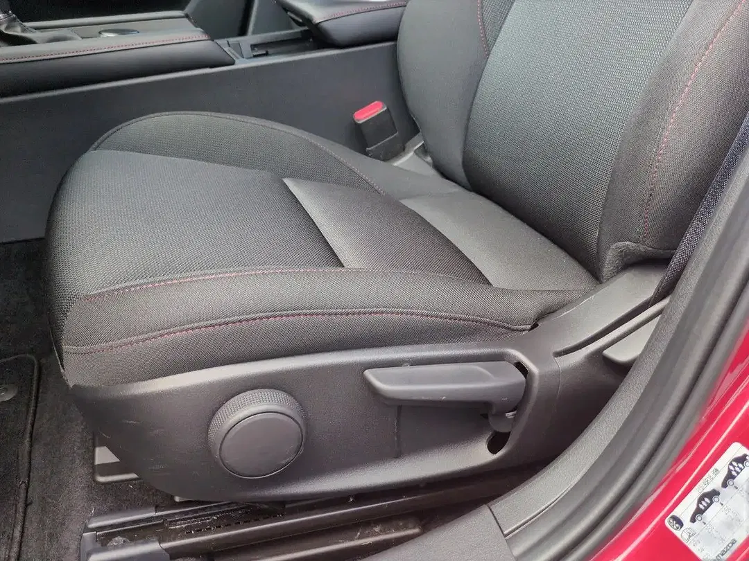 Mazda 3 - Thumbnail 10