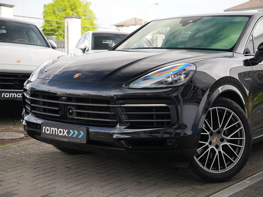 Porsche Cayenne - Thumbnail 11
