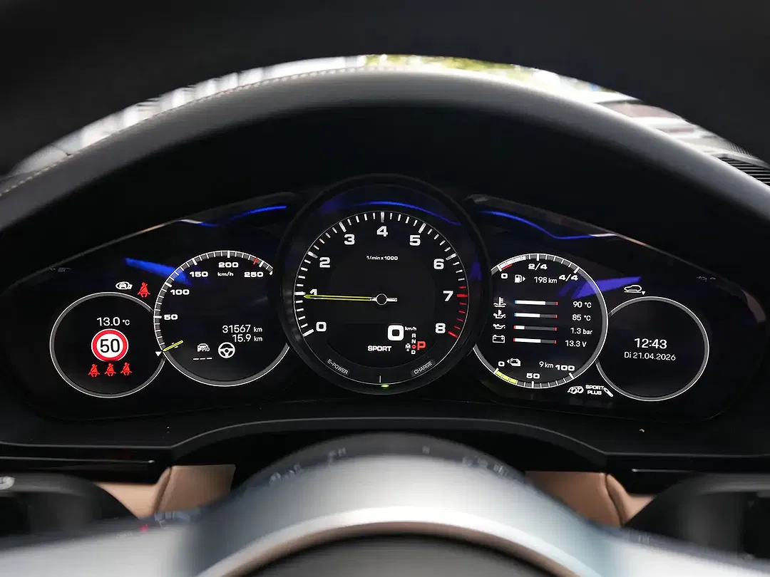 Porsche Cayenne - Thumbnail 25