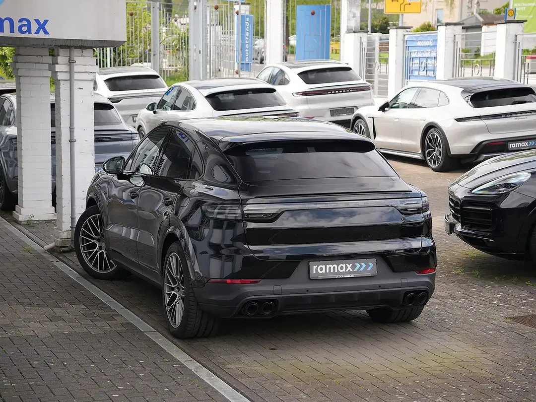 Porsche Cayenne - Thumbnail 6