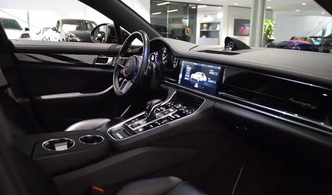 Porsche Panamera - Thumbnail 8