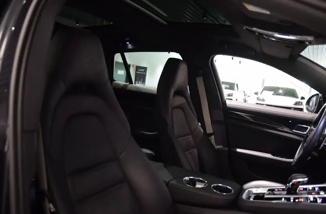 Porsche Panamera - Thumbnail 9