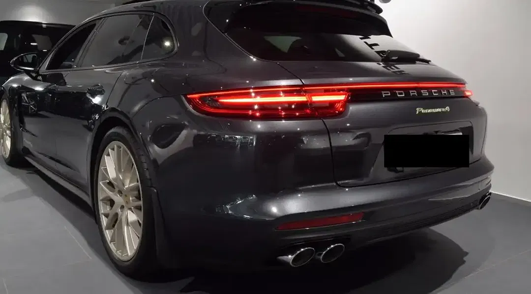 Porsche Panamera - Thumbnail 4