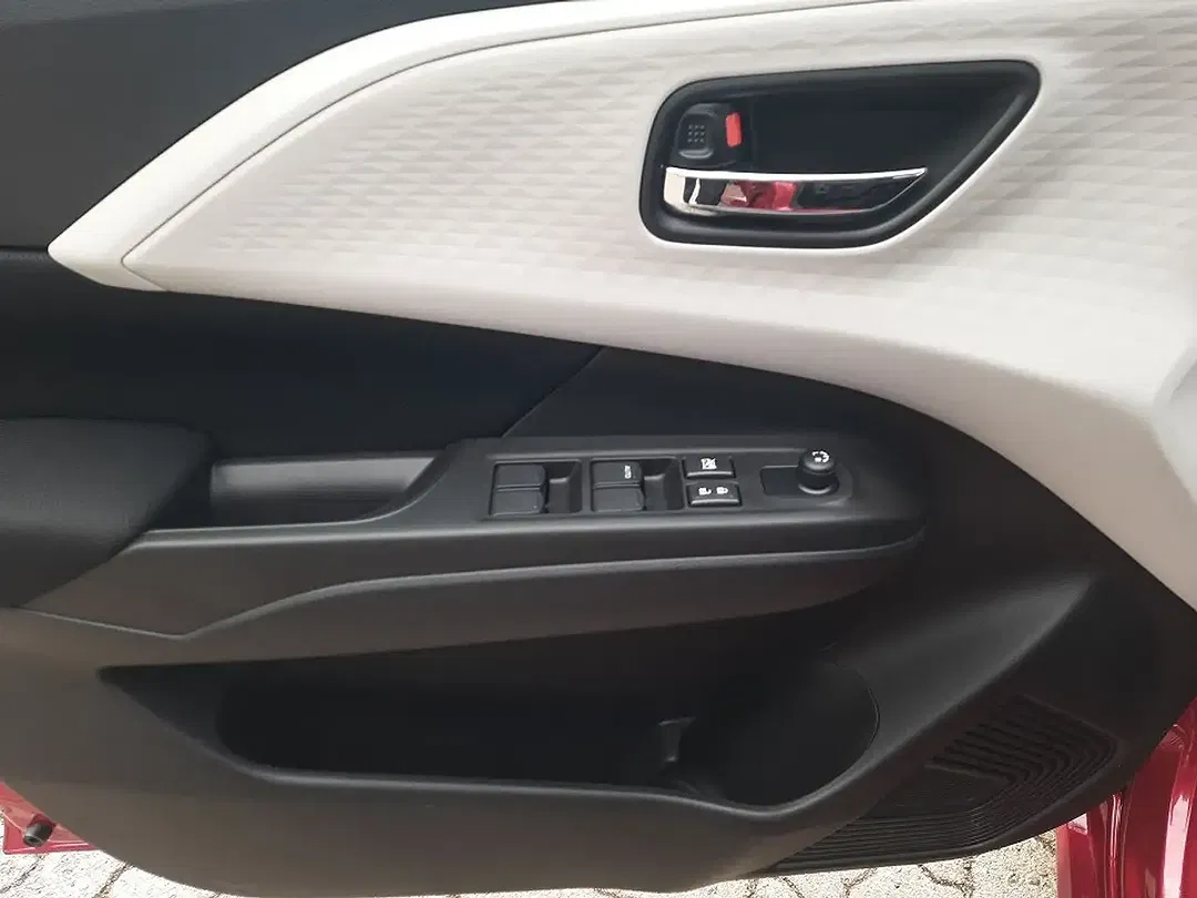 Suzuki Swift - Thumbnail 14