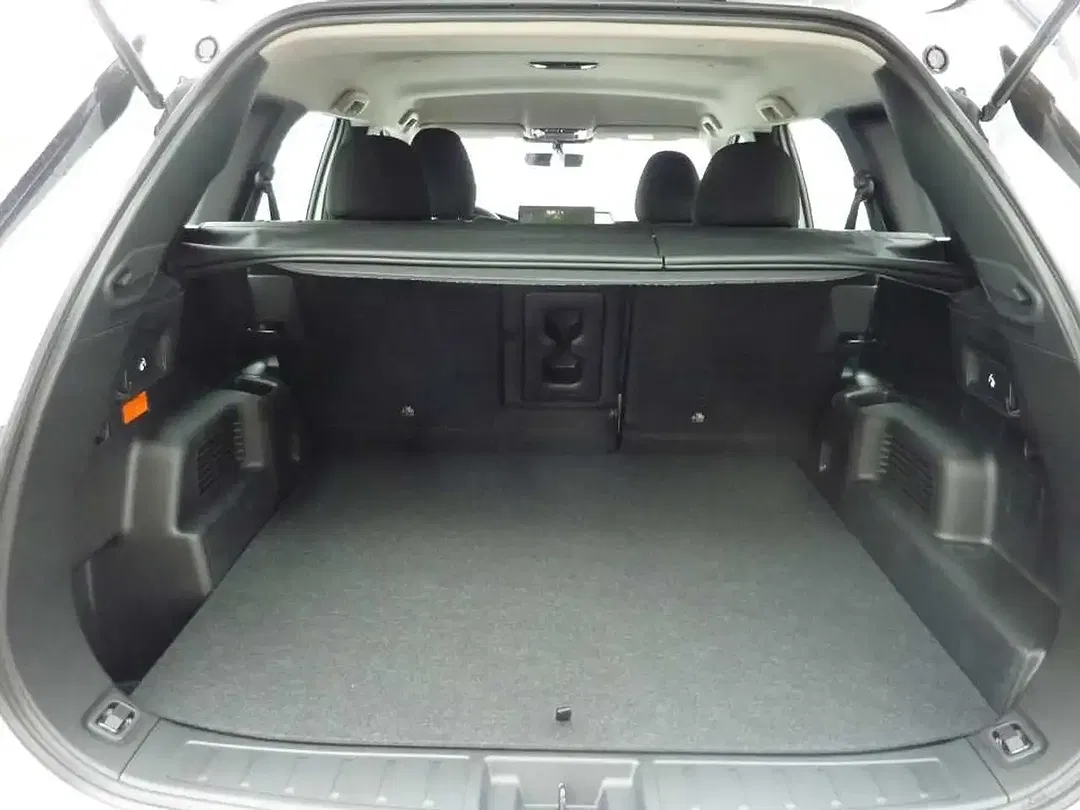 Mitsubishi Outlander - Thumbnail 6