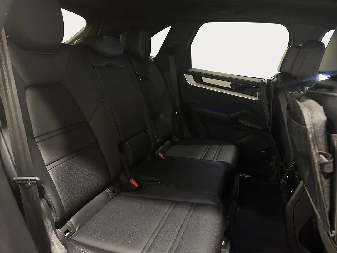 Porsche Cayenne - Thumbnail 13