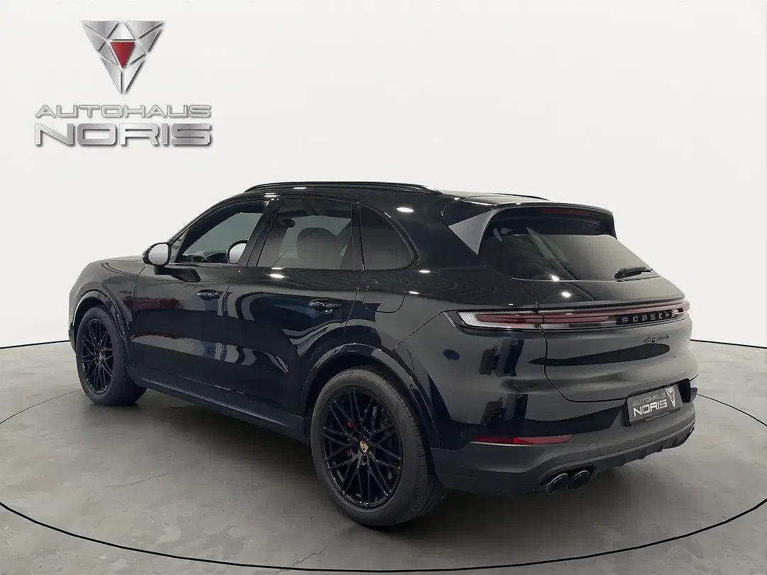 Porsche Cayenne - Thumbnail 5