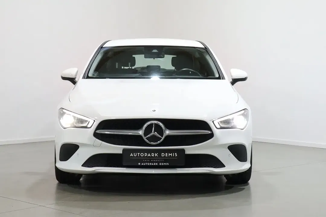 Mercedes-Benz CLA 200 - Thumbnail 3