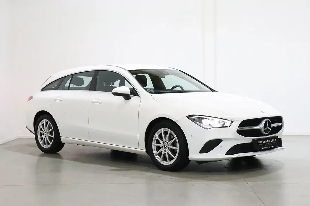 Mercedes-Benz CLA 200 - Thumbnail 4