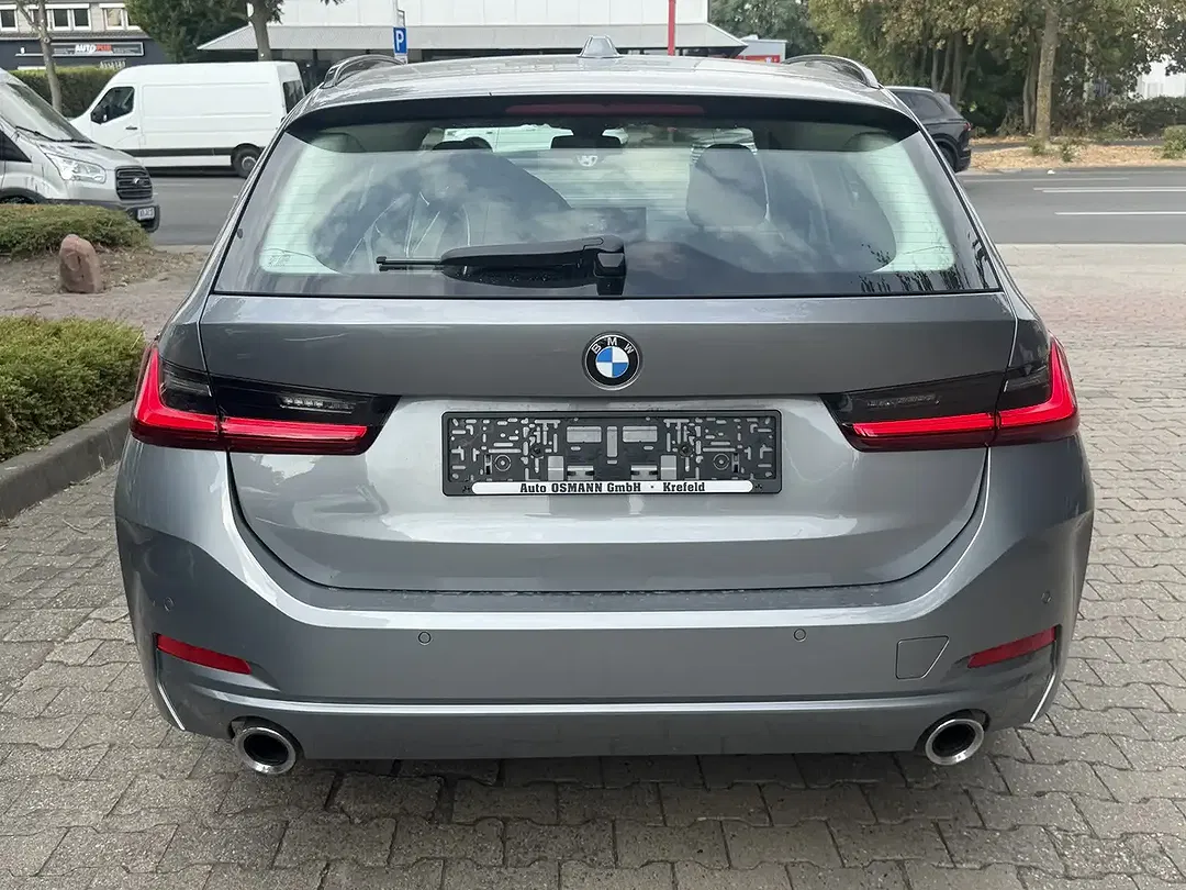 BMW 320 - Thumbnail 3