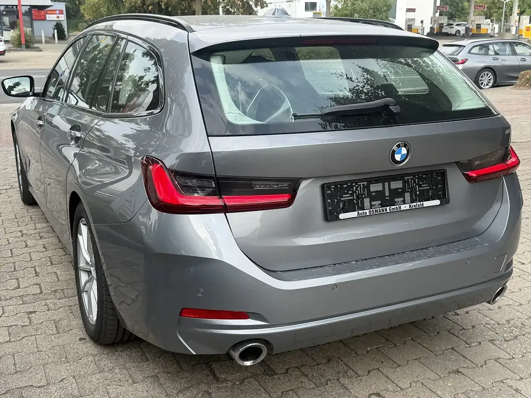 BMW 320 - Thumbnail 4