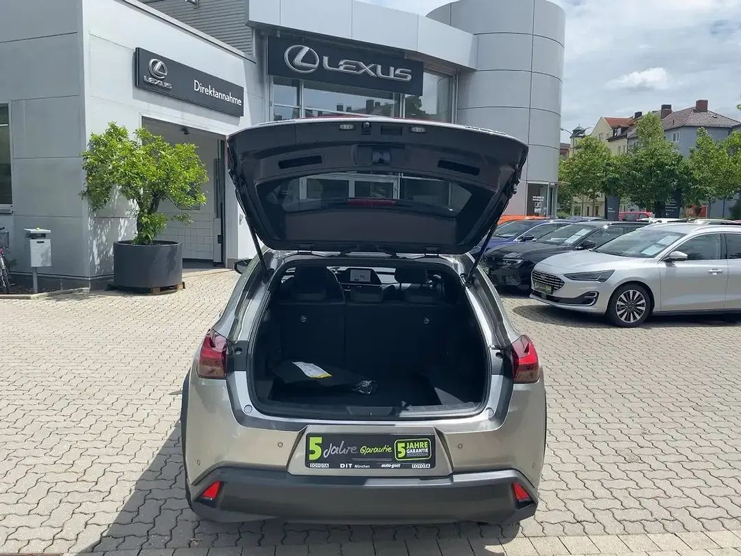 Lexus UX 250h - Thumbnail 9