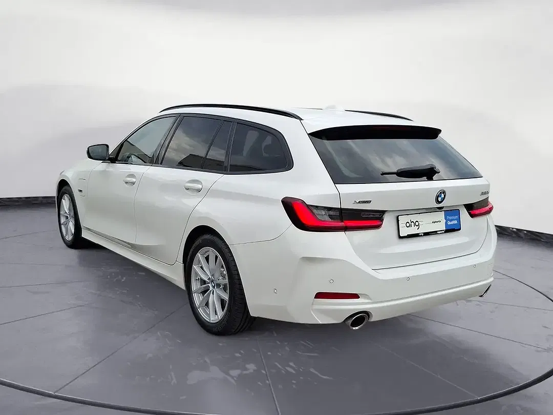 BMW 320 - Thumbnail 4