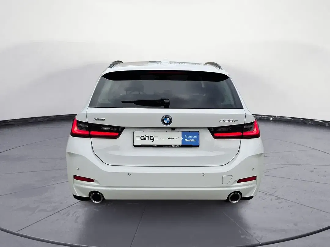 BMW 320 - Thumbnail 5