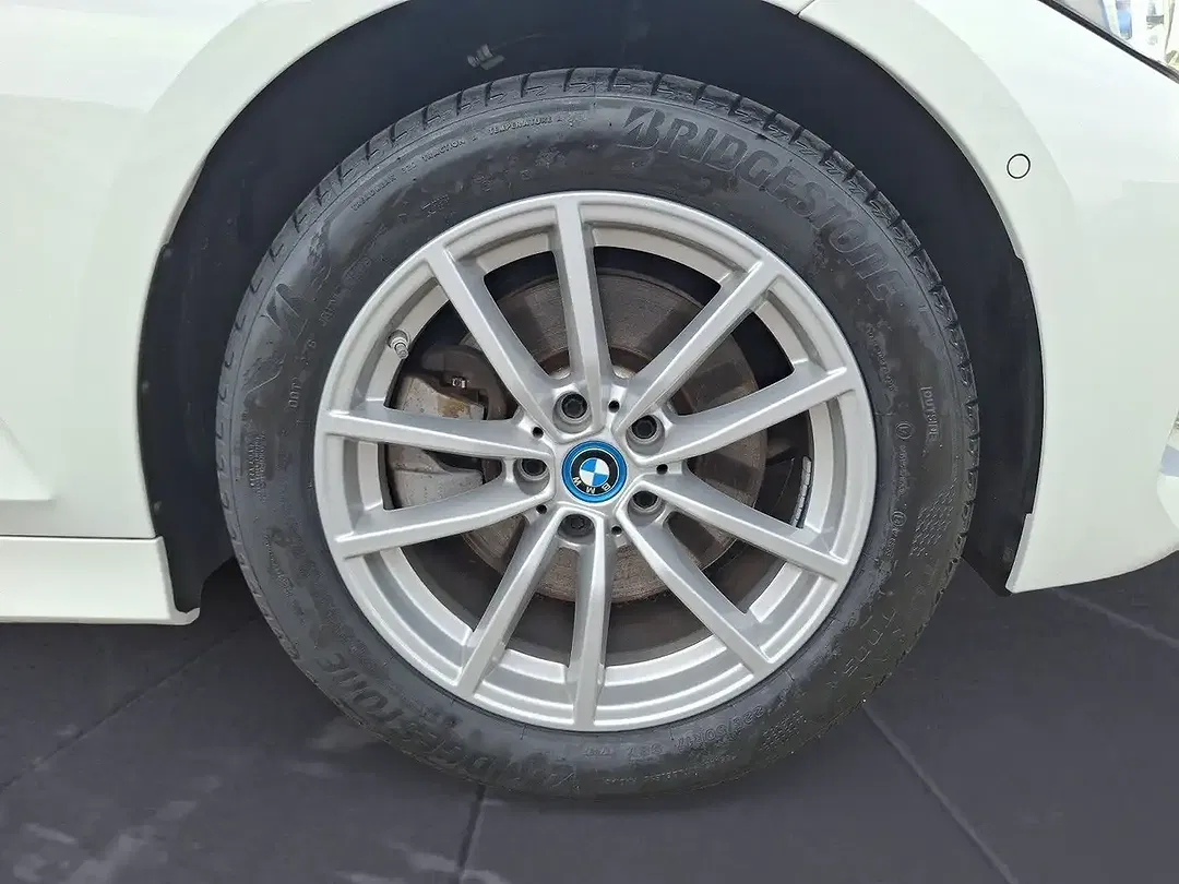 BMW 320 - Thumbnail 7